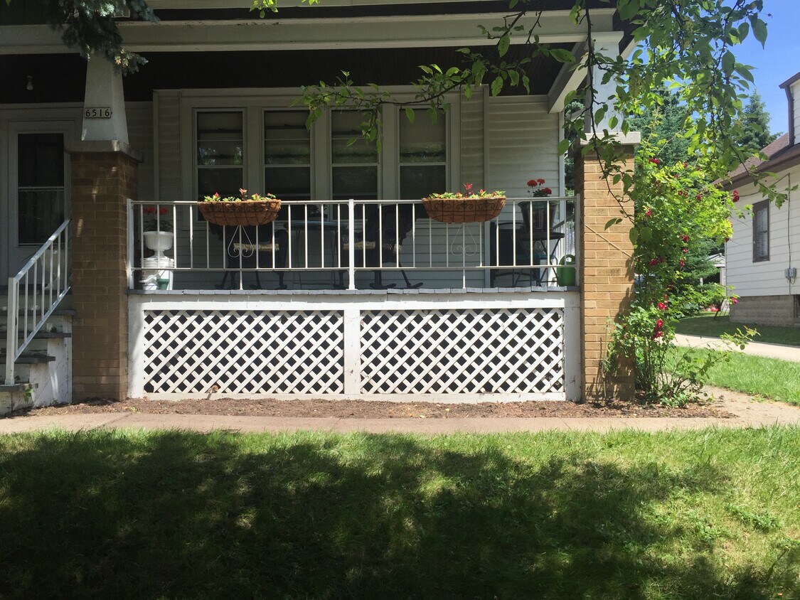 6516A Powell Pl, Milwaukee, WI 53213 Townhome Rentals in Milwaukee WI