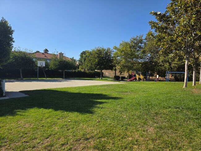 Foto del edificio - 15437 Braun Ct