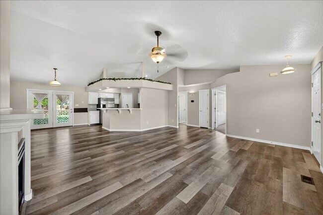 Building Photo - Bright & Cozy Home on a Quiet Cul-de-Sac