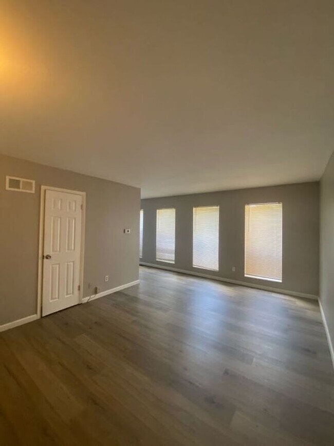 Foto del edificio - Renovated 1Bed/1Bath in Florissant!