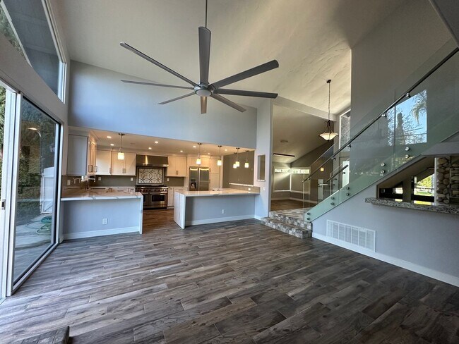 Foto del edificio - Stunning 4+3 pool home in Agoura Hills -Co...