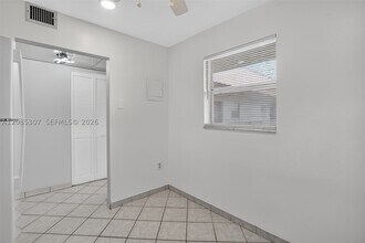 Building Photo - 1820 SW 81st Ave