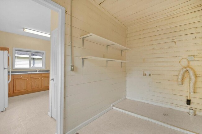 Foto del edificio - 2 bedroom 1 bath