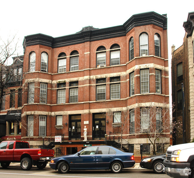 Foto del edificio - 2330-2332 N Clark St