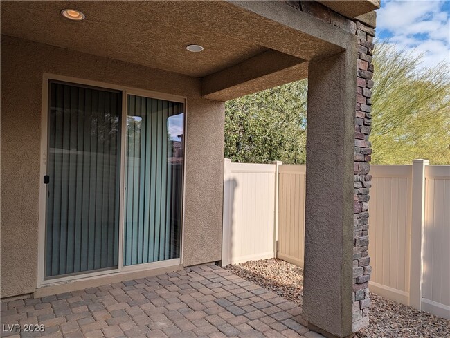 Foto del edificio - 6114 Scarlet Leaf St