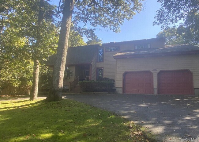 Foto del edificio - 5 Bay Woods Dr