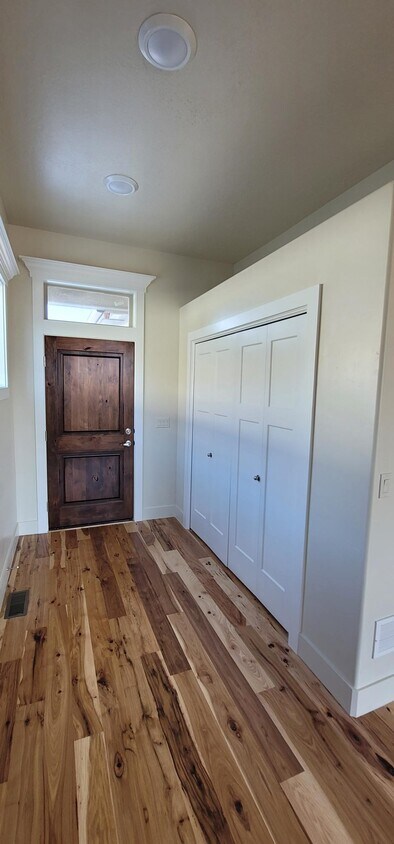 Foto principal - 2593 E Hidden Crk St