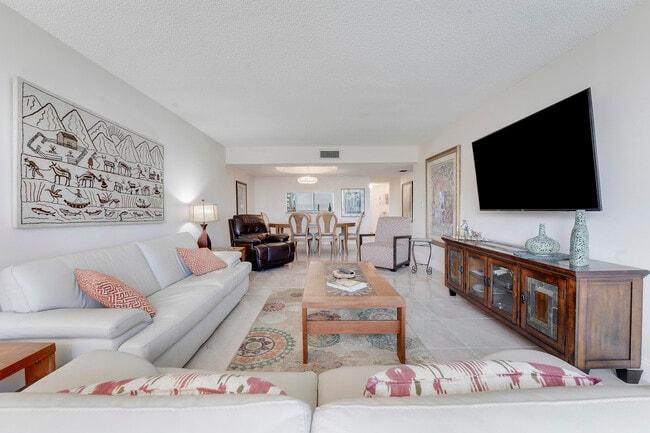 Building Photo - 6698 10th Ave N