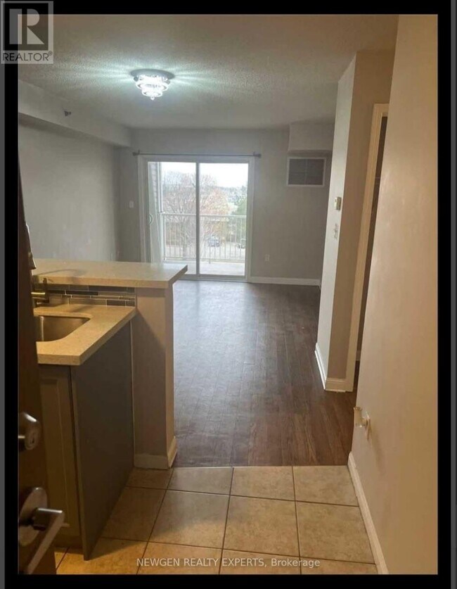 Photo du bâtiment - 5235 Finch Ave E