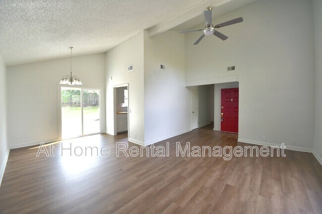 Foto del edificio - 7114 E 98th St
