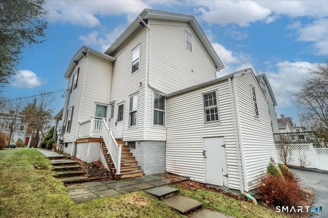 Foto del edificio - 23 S Main St