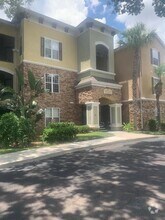 Building Photo - 10103 Courtney Oaks Cir