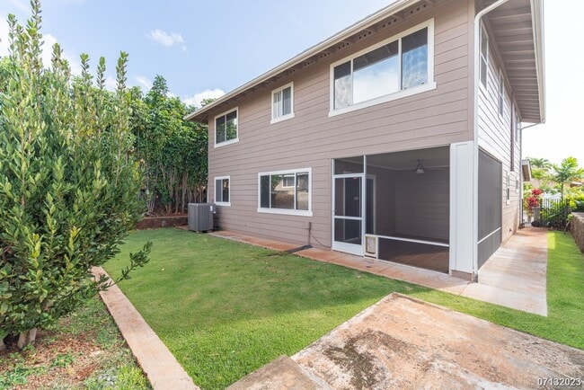 Building Photo - 94-1090-1090 Hahana St