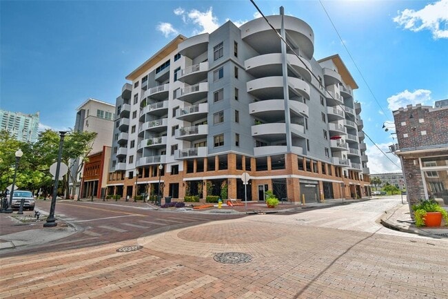 Building Photo - 1108 N Franklin St