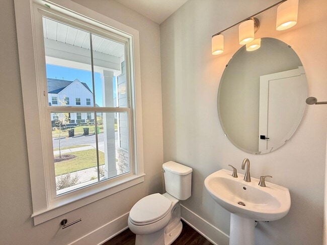 Foto del edificio - Newly Built 5BD, 4.5BA Knightdale Home wit...