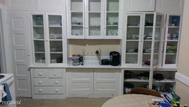 Building Photo - 3 br, 1 bath Apartment - 17 Park Vale