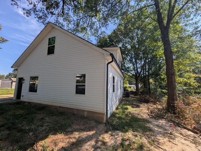 Foto del edificio - Room in House on Hart St