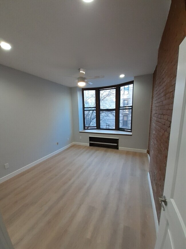 Building Photo - 294 Barrow St