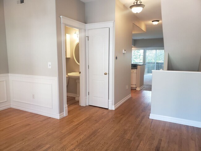 Foto del edificio - Large 3-bed Townhouse in Terwilliger South