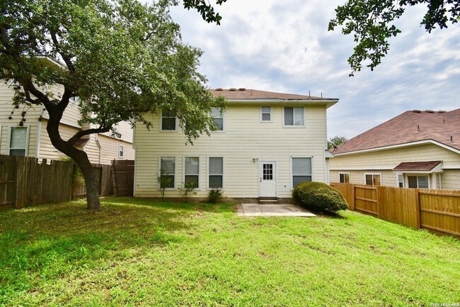 Building Photo - 15817 Redwoods Manor