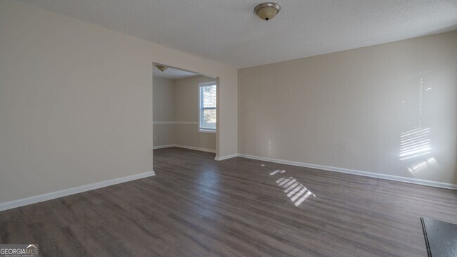 Foto del edificio - 6218 Creekford Ln