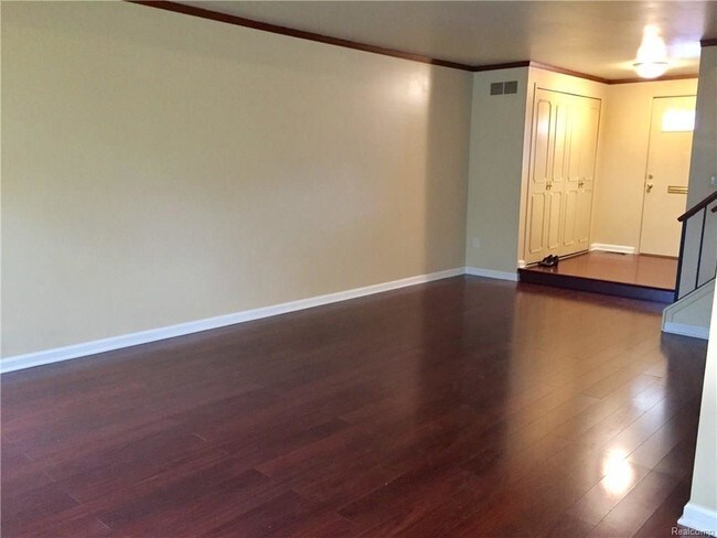 Building Photo - 1691 Brentwood Dr