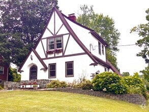Building Photo - 6003 Cambridge Ave