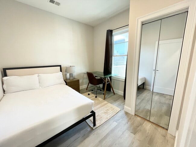 Building Photo - 21 Newport St