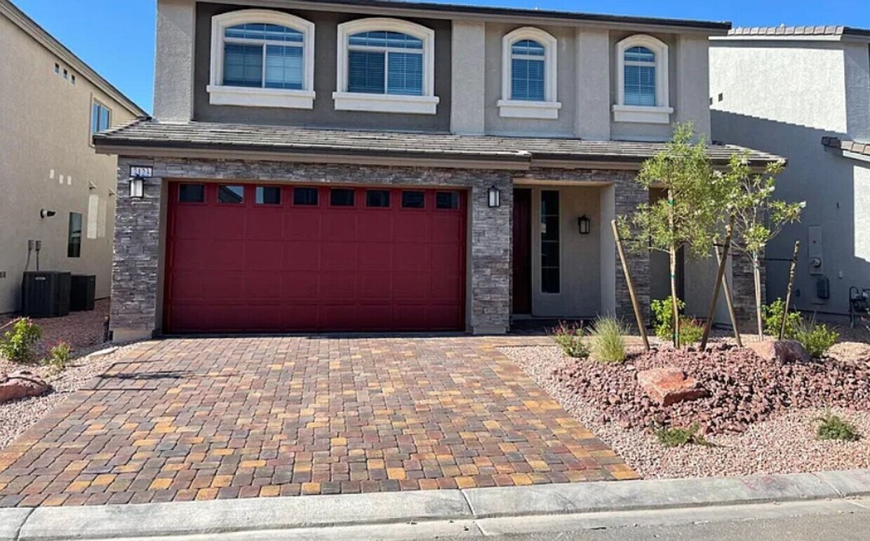 Primary Photo - Spacious 5 bedroom 4.5 bath Pulte Home!
