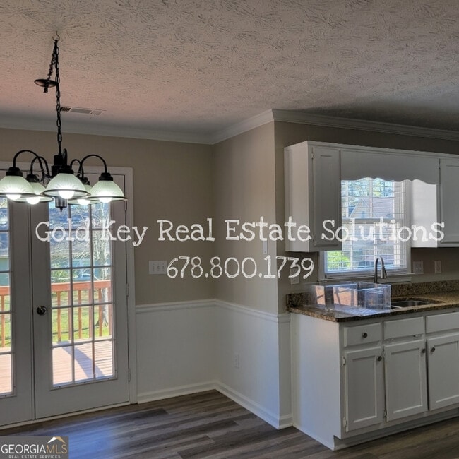 Foto del edificio - 915 Burning Bush Dr