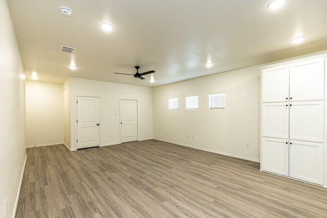 Foto del edificio - 5549 Lehigh St