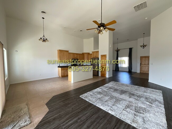 Building Photo - 4 Bedroom, 2 Bathroom, 2 Car Garage with F...