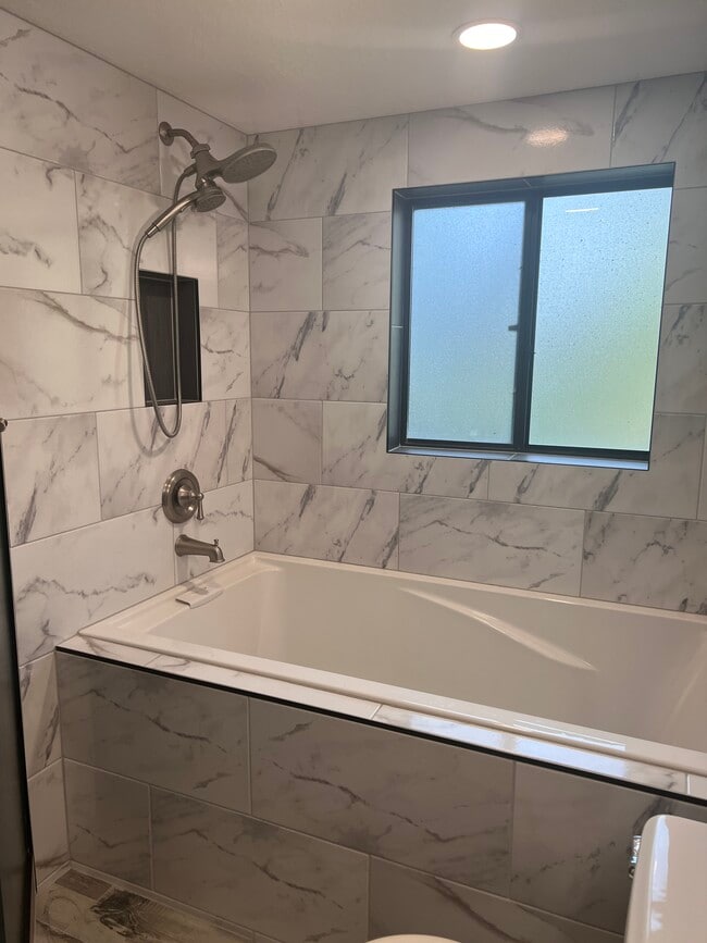 Building Photo - South Weber