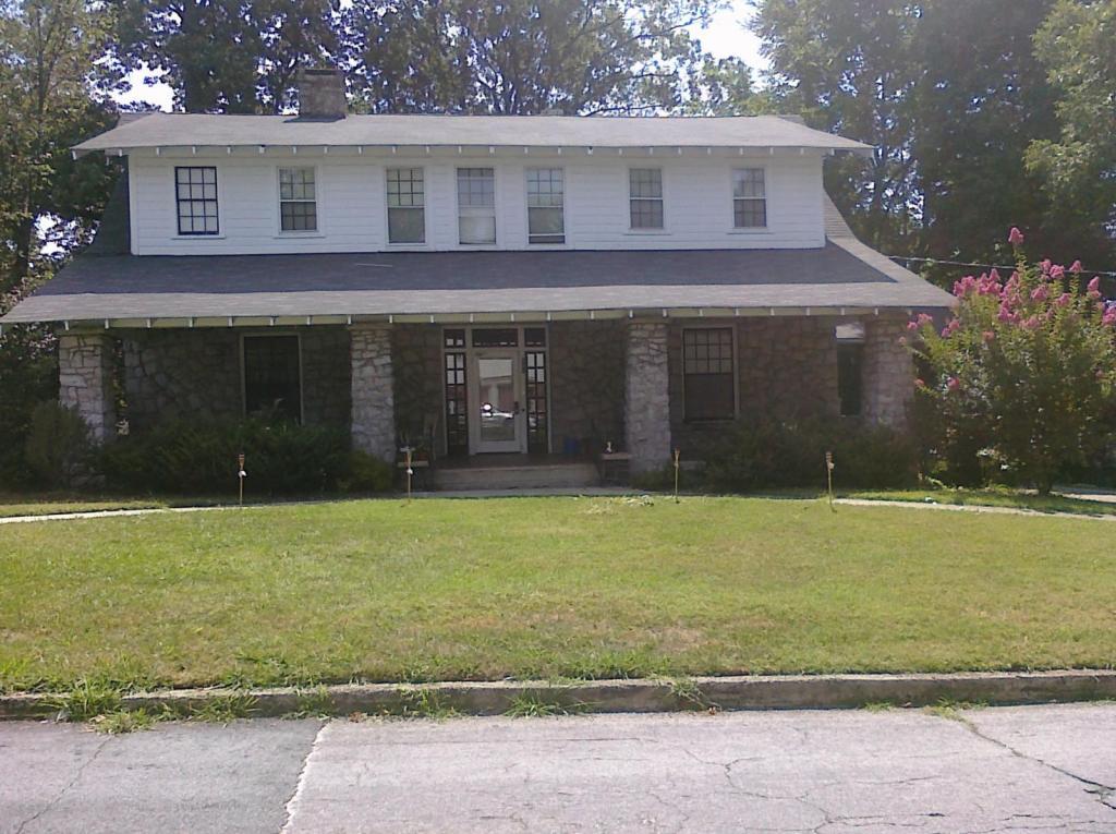 Primary Photo - 621 fairmont st