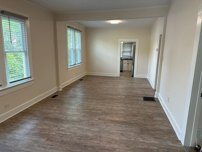 Building Photo - Downtown Newnan- 53 B Jefferson St 2 Bedro...