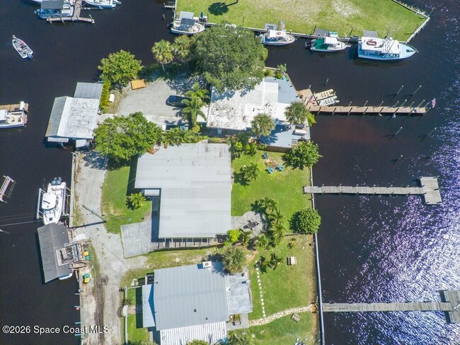 Foto del edificio - 3965 Canal Dr