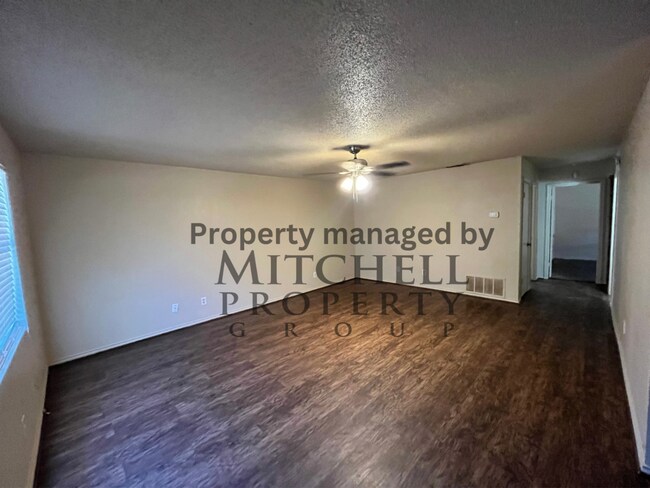 Foto del edificio - 2 bedroom 1 bath 1 car garage in Lubbock!