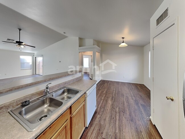 Building Photo - 14908 N 125th Ln