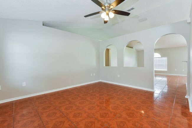 Building Photo - 421 Eagle Dr