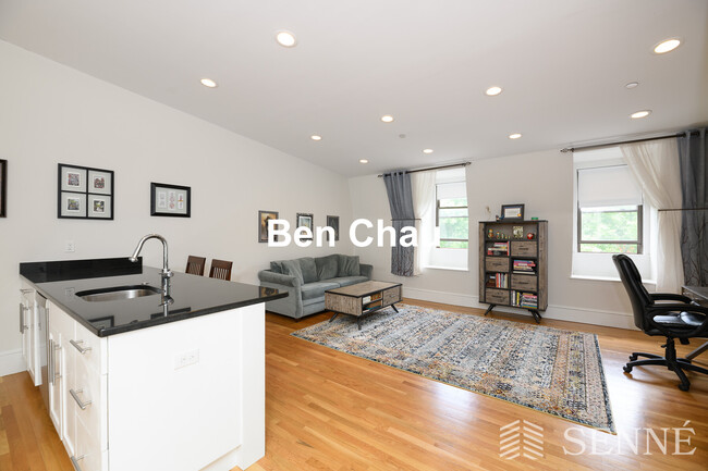 Building Photo - 87 3rd St