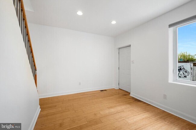 Building Photo - 2539 Webb St