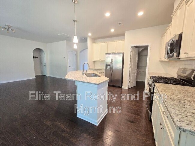 Building Photo - 14611 Murfield Ct