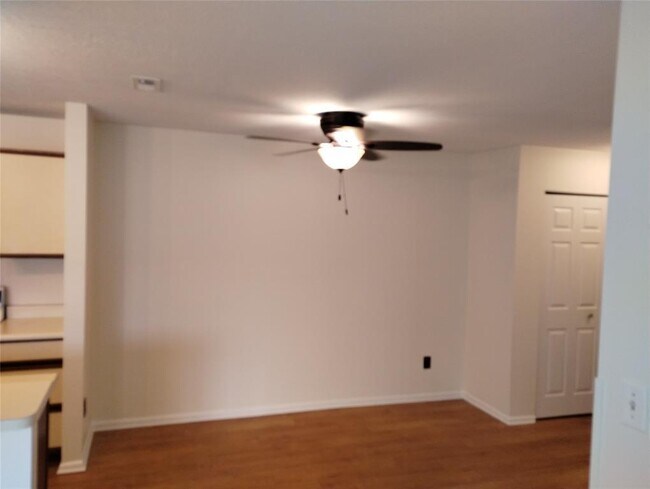 Building Photo - 4311 Village Pkwy Cir W