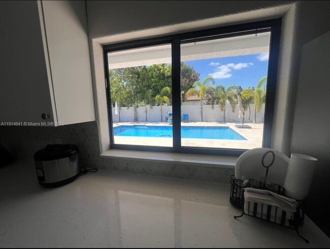 Foto del edificio - 15370 SW 152nd Ave