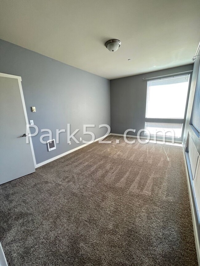 Building Photo - 3 Bedroom Townhome In Downtown Tacoma