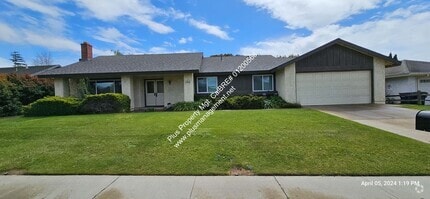 Building Photo - 1406 Oak Knoll Rd