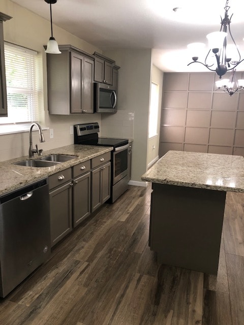 Foto del edificio - 3067 E Claire Dr