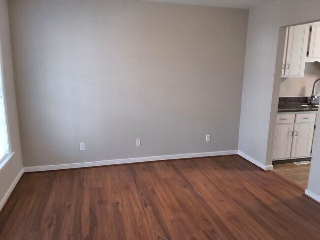 Foto del edificio - Chesterfield-Midlothian-Ashbrook Subdivision-Cosby High 4 Bed