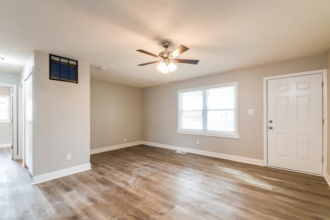 Building Photo - 4917 Barlow Dr