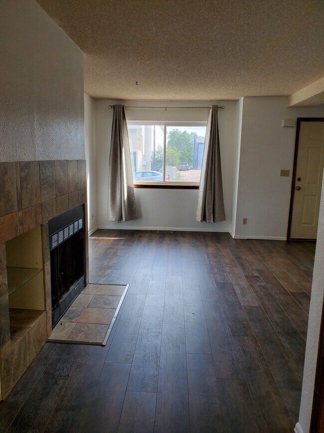Foto del edificio - Townhome Style Living!